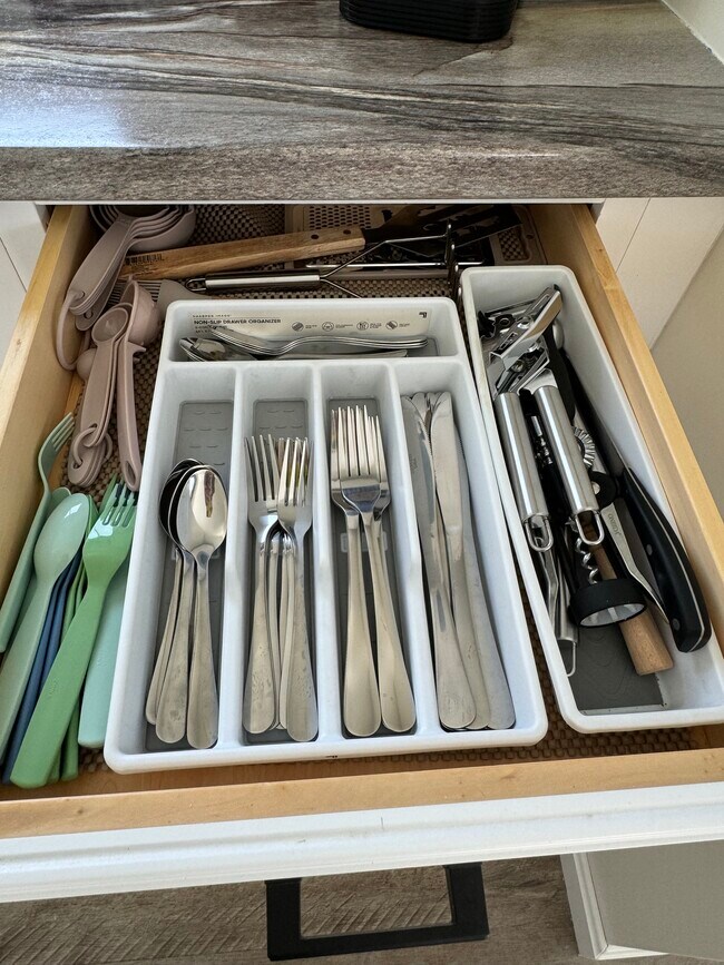 Building Photo - 11 Rapoza St