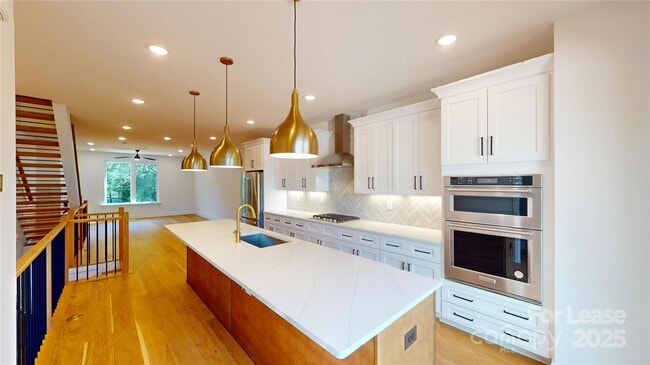 Building Photo - 156 Mattoon St