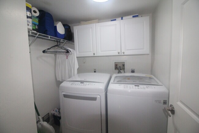 Building Photo - 505 Lake Louise Cir