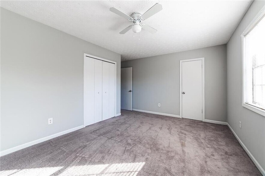 Master bedroom with two closets - 732 S Candler St