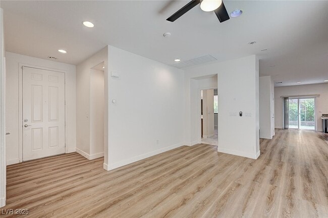 Building Photo - 10705 Mentesana Ave