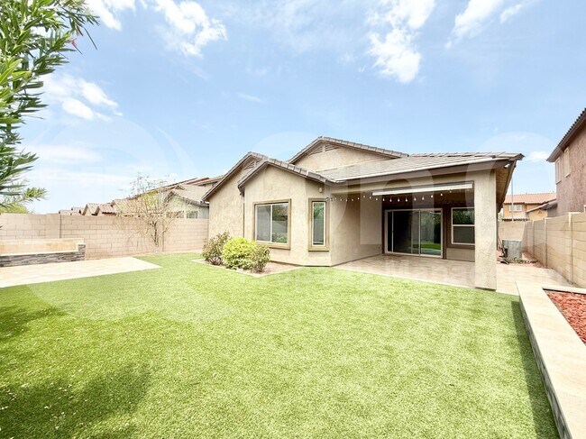 Building Photo - 10831 W Bronco Trail