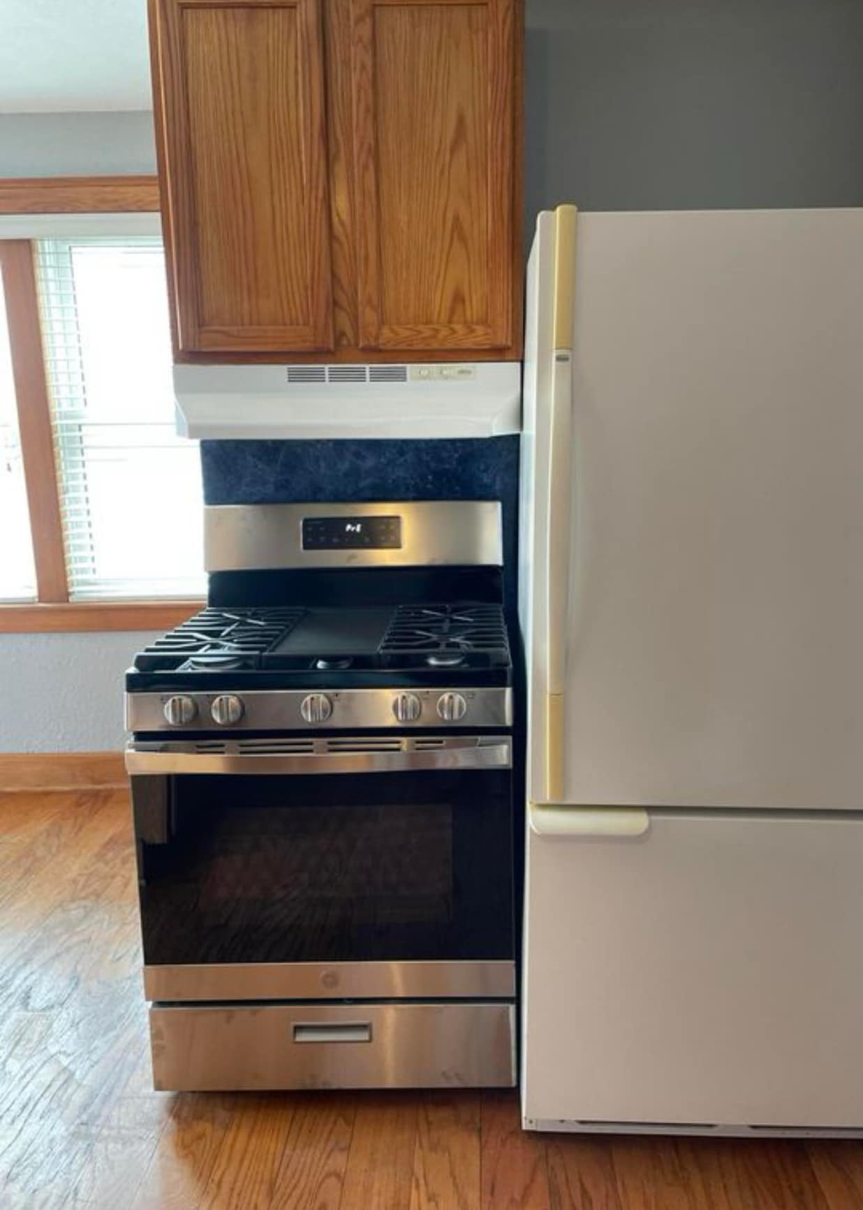 Building Photo - 345 S River Ave