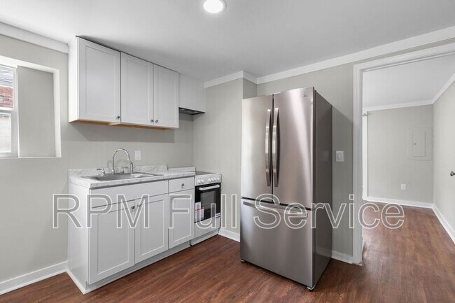 Building Photo - 325 54th Ave N