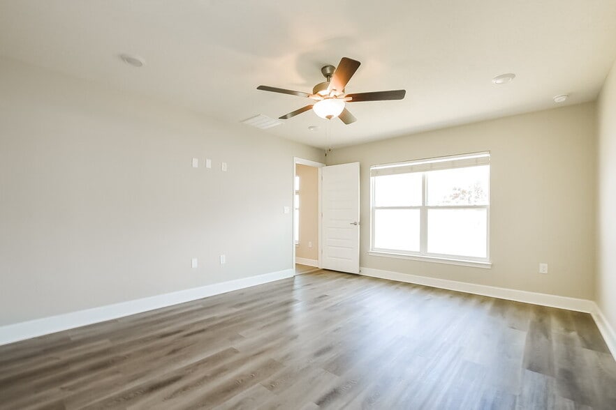 Building Photo - 7803 Sloewood Dr