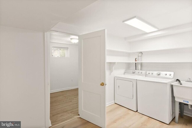 Building Photo - 4714 Upton St NW
