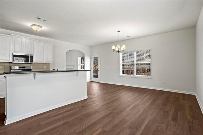 Building Photo - 221 Cutbank Ct SW