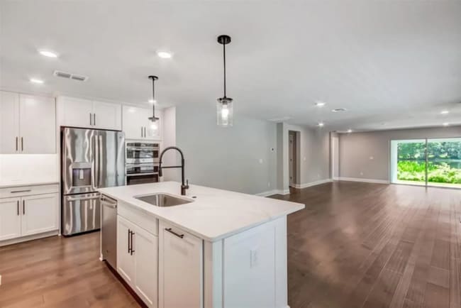 Building Photo - 1745 Hourglass Dr