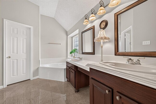 Building Photo - 1514 Coyote Hills Ln