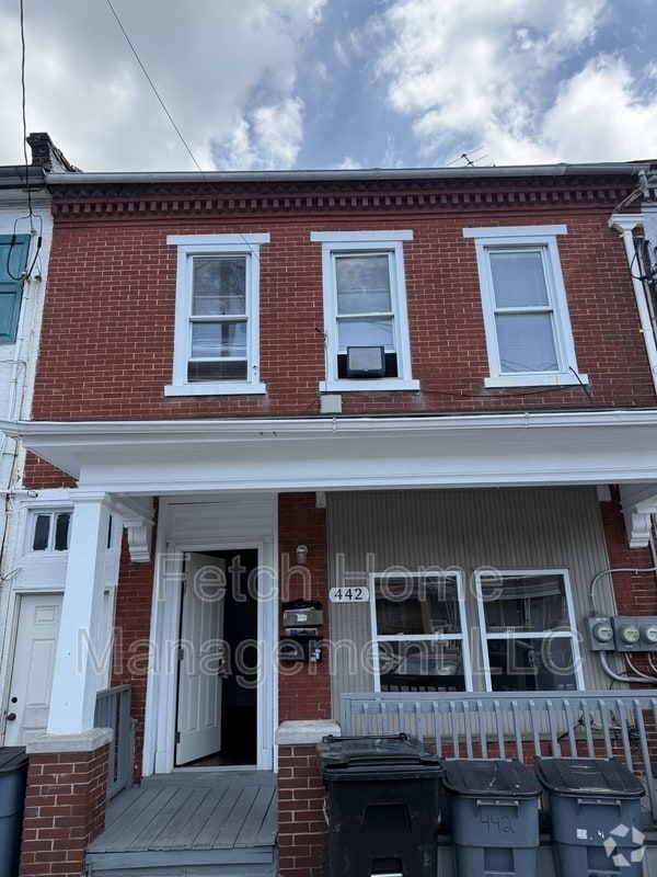 Building Photo - 442 N 9th St