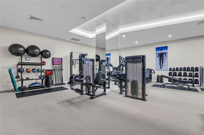 Building Photo - 3640 Yacht Club Dr