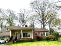 Building Photo - AVAILABLE NOW!