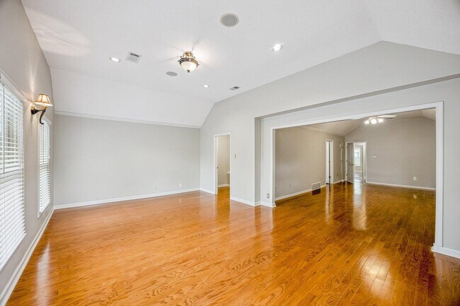 Building Photo - 130 Riverwalk Pl