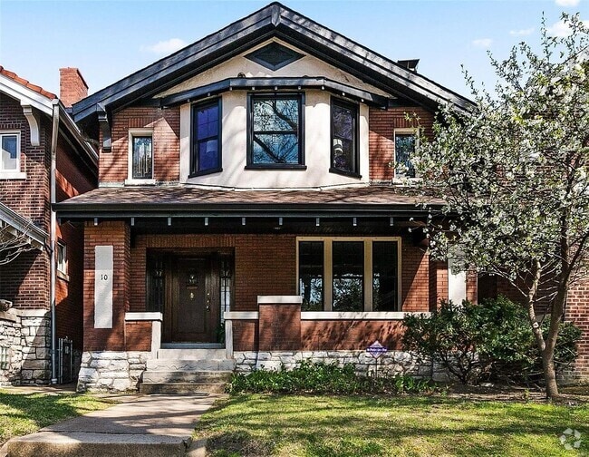 Building Photo - 10 Lawn Pl