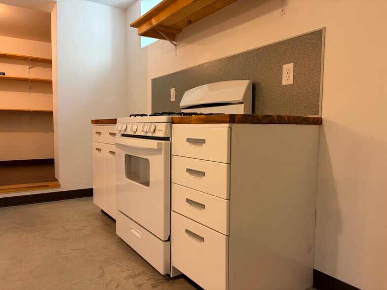 Building Photo - 1530 S 4th St