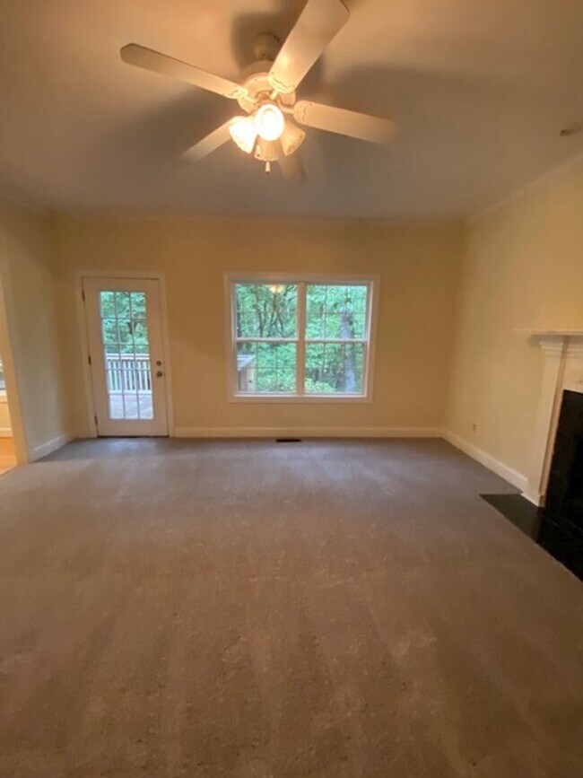 Building Photo - 506 Eagle Pointe Dr