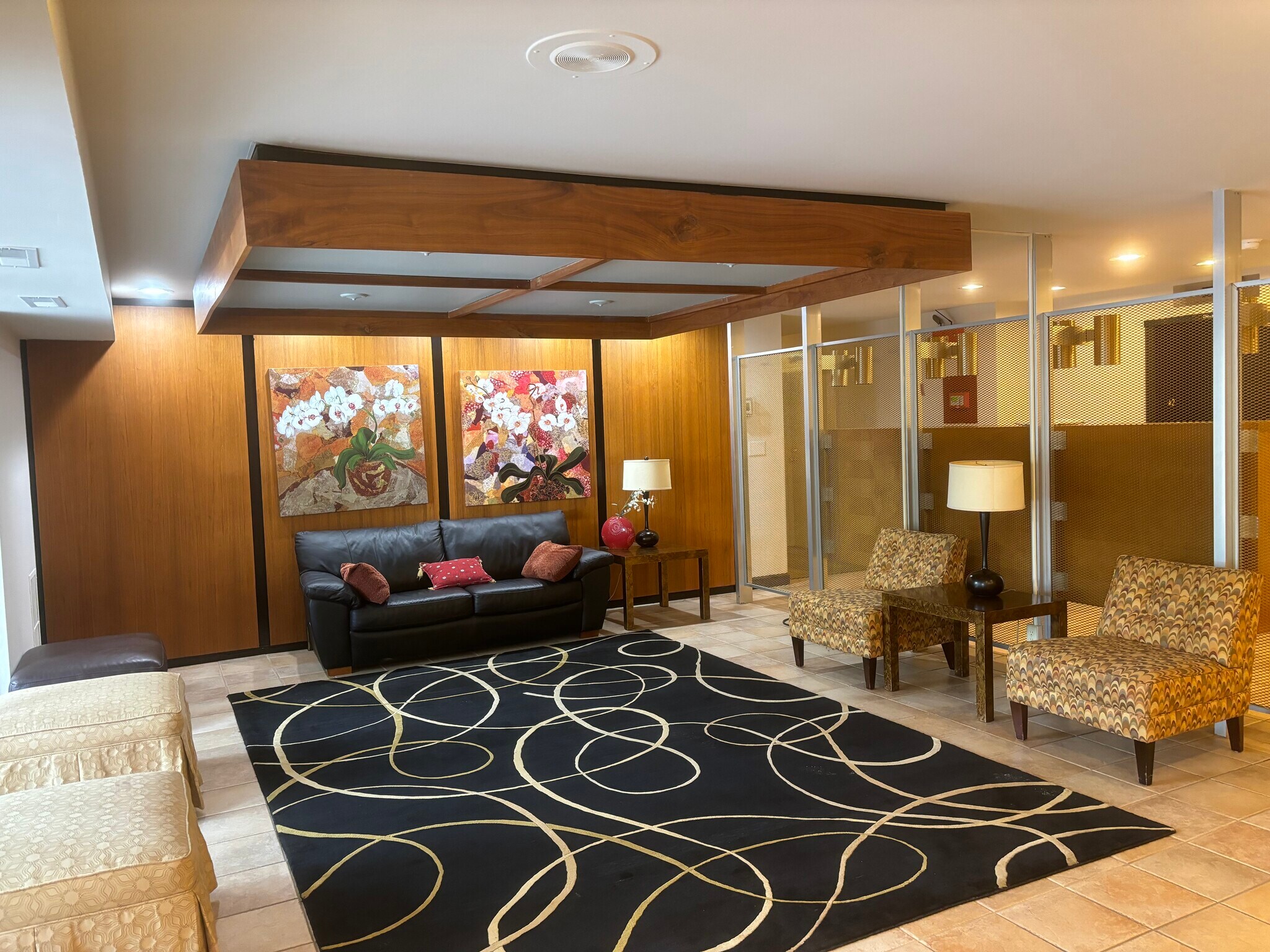Lobby - 511 1st St N