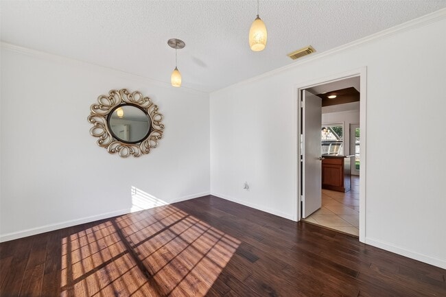 Building Photo - 2307 Brook View Ln