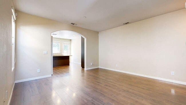 Building Photo - Coming Soon! Beautiful 3 bedroom 2.5 bath ...