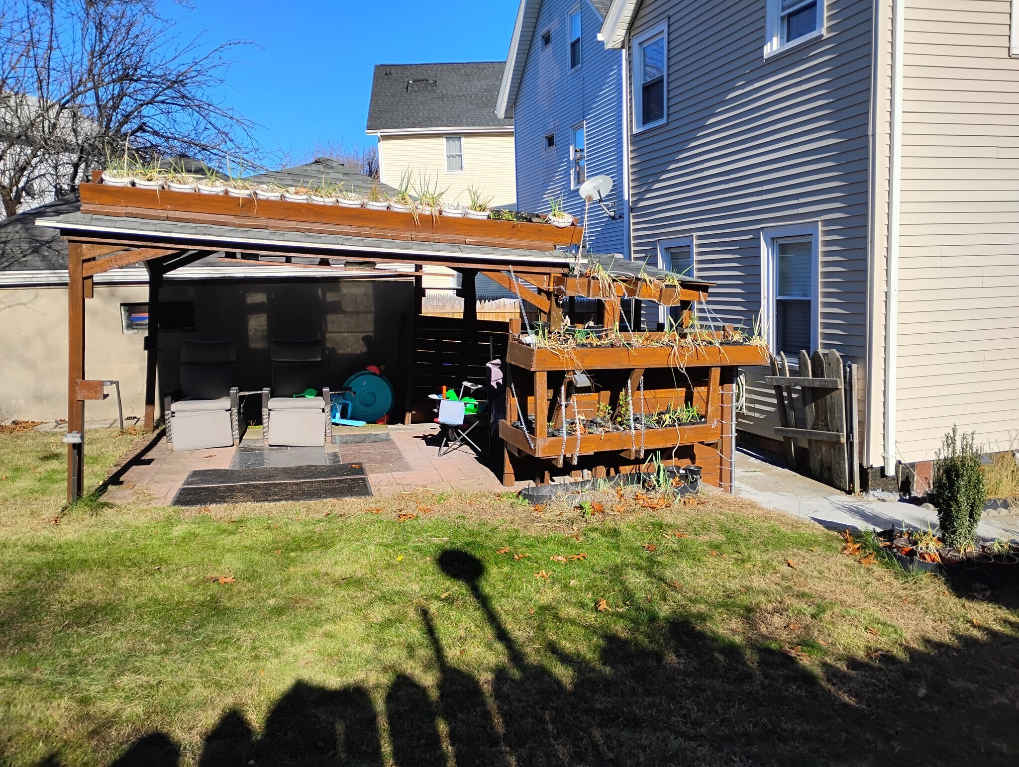 Building Photo - 213 Pleasant St