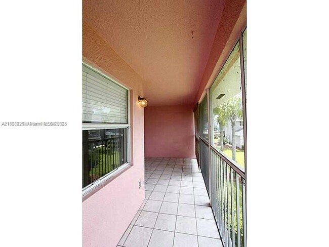Building Photo - 2508 SE 20th Pl