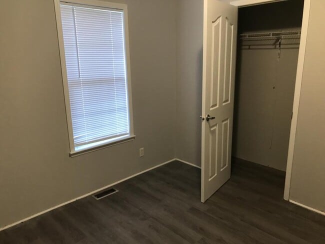 Building Photo - 307 Tammy Lynn Cir