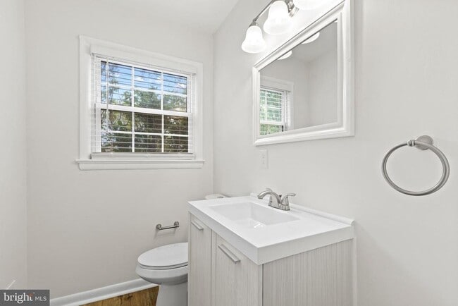 Building Photo - 6217 Stoneham Rd