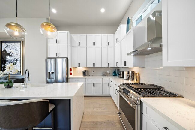 Building Photo - 3515 Hutchins St