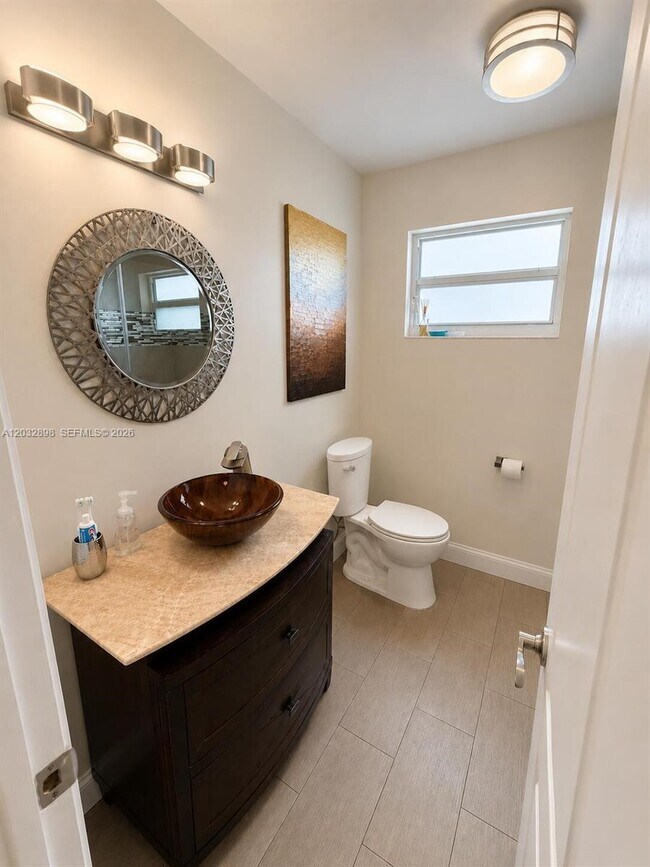 Building Photo - 8907 SW 49th Ct