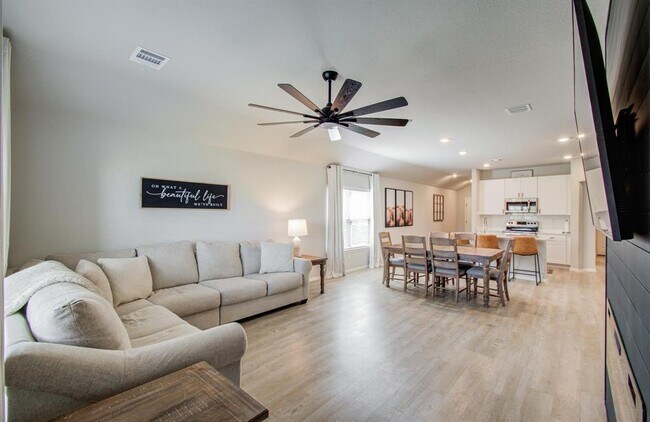 Building Photo - 14810 Archer Ct