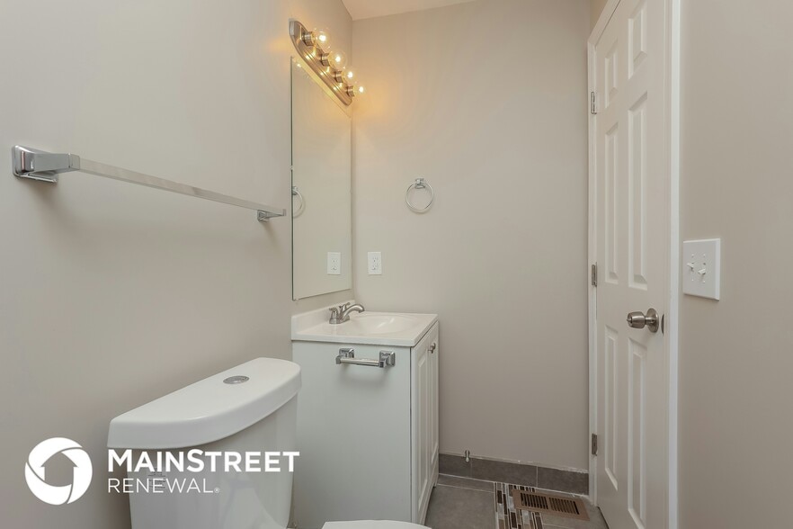 Building Photo - 4872 Shasta Dr