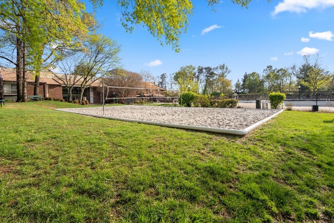 Building Photo - 7812 Hanover Pkwy