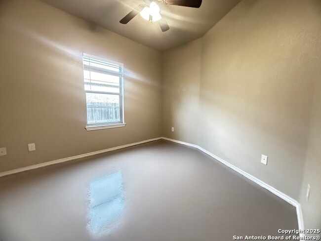 Building Photo - 254 Rosalie Dr