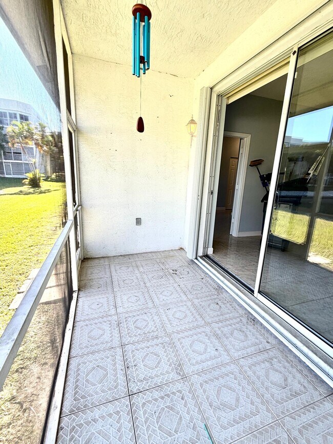 Building Photo - 3162 Via Poinciana