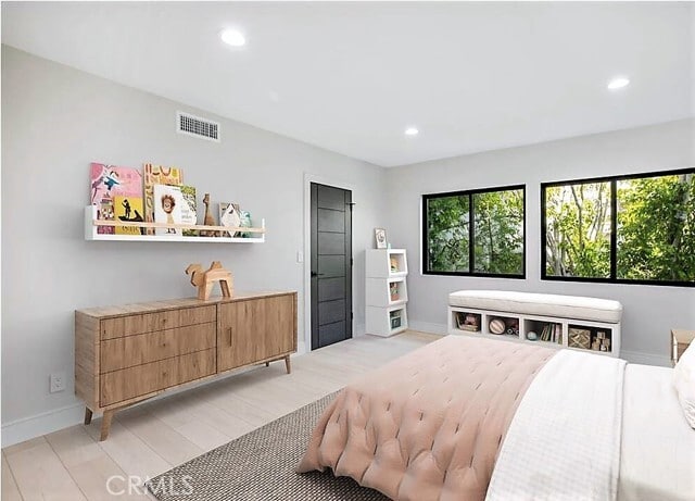 Building Photo - 10452 Le Conte Ave