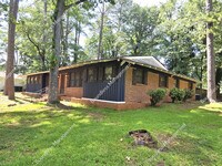 Building Photo - 2795 Arlington Rd