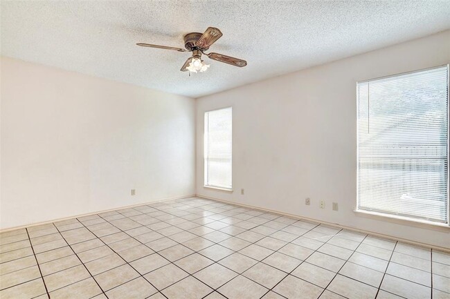 Building Photo - 8704 Clearbrook Trail