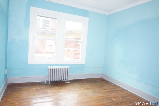 Building Photo - 472 Prospect Ave