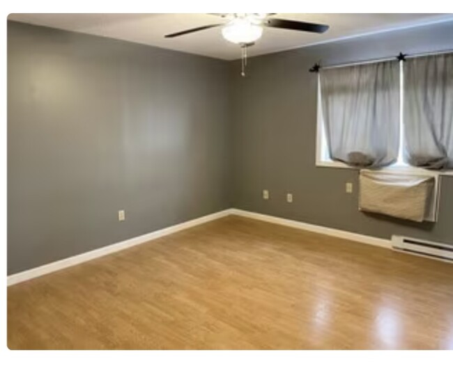 Primary bedroom - 1304 Goffstown Rd