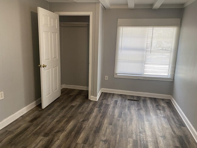 Building Photo - 509 Reid Ave