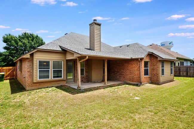 Building Photo - Stunning 4-Bedroom Home in Live Oak Hills,...