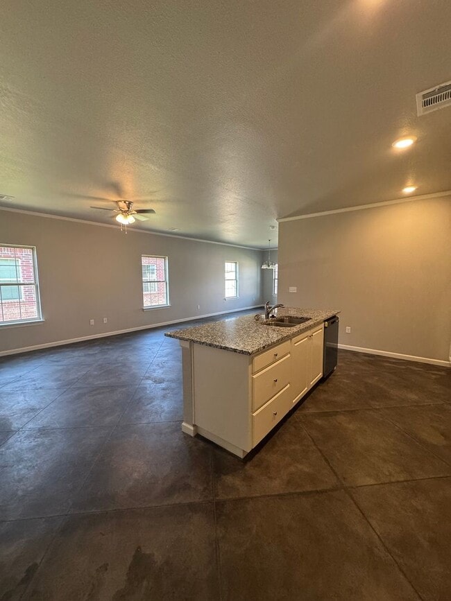 Building Photo - Large 3bedroom 2 bathroom New built 2025 1...