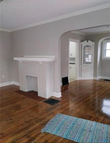 Building Photo - 2104 Perth St