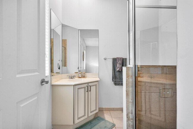 Building Photo - 3261 Estancia Wy