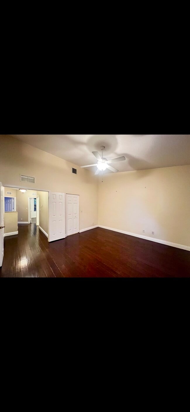 Building Photo - 3240 Fairway Cir
