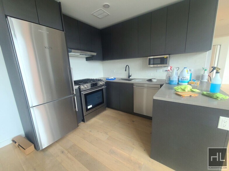 Building Photo - NORTHERN BOULEVARD