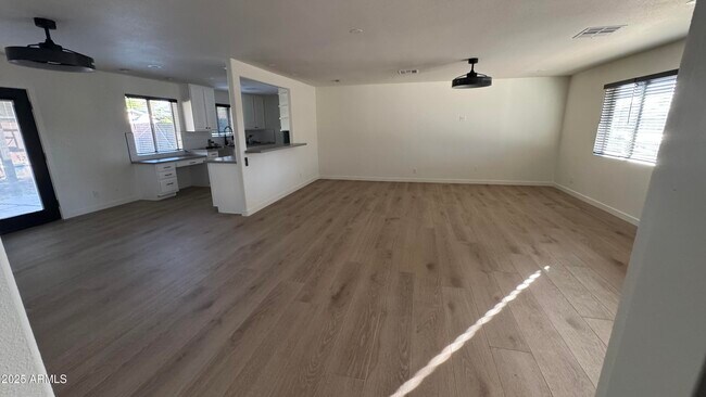 Building Photo - 3109 E Cholla St