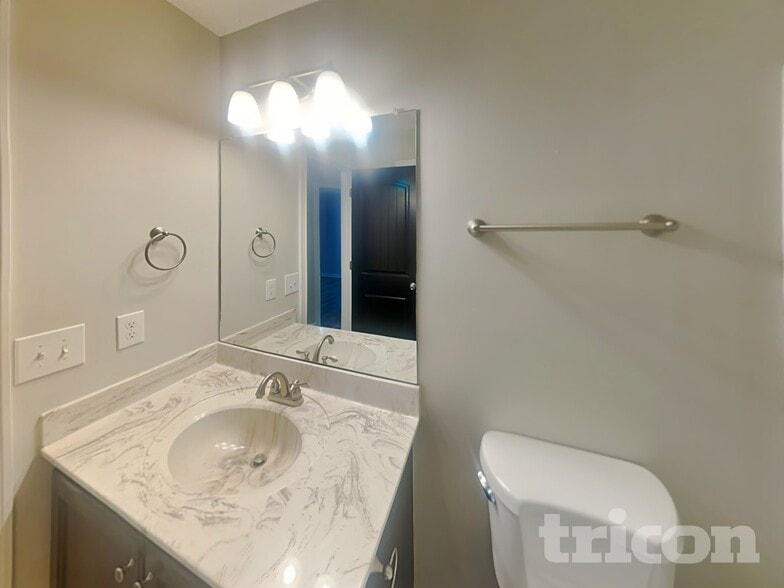 Building Photo - 1304 Golden Eagle Way