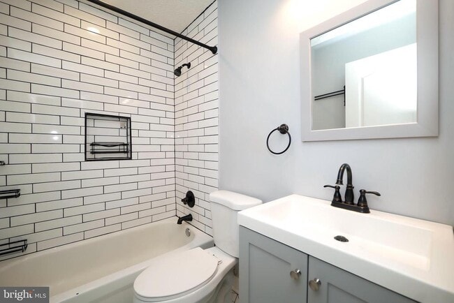 Building Photo - 3317 Hibiscus Ct