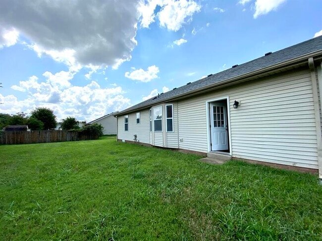 Building Photo - 701 Carbondale Dr